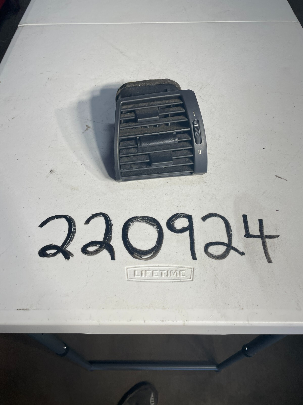 BMW 2000-2006 E53 X5 FRONT LEFT DASH BOARD A/C HEATER AIR DUAL AC VENT OEM