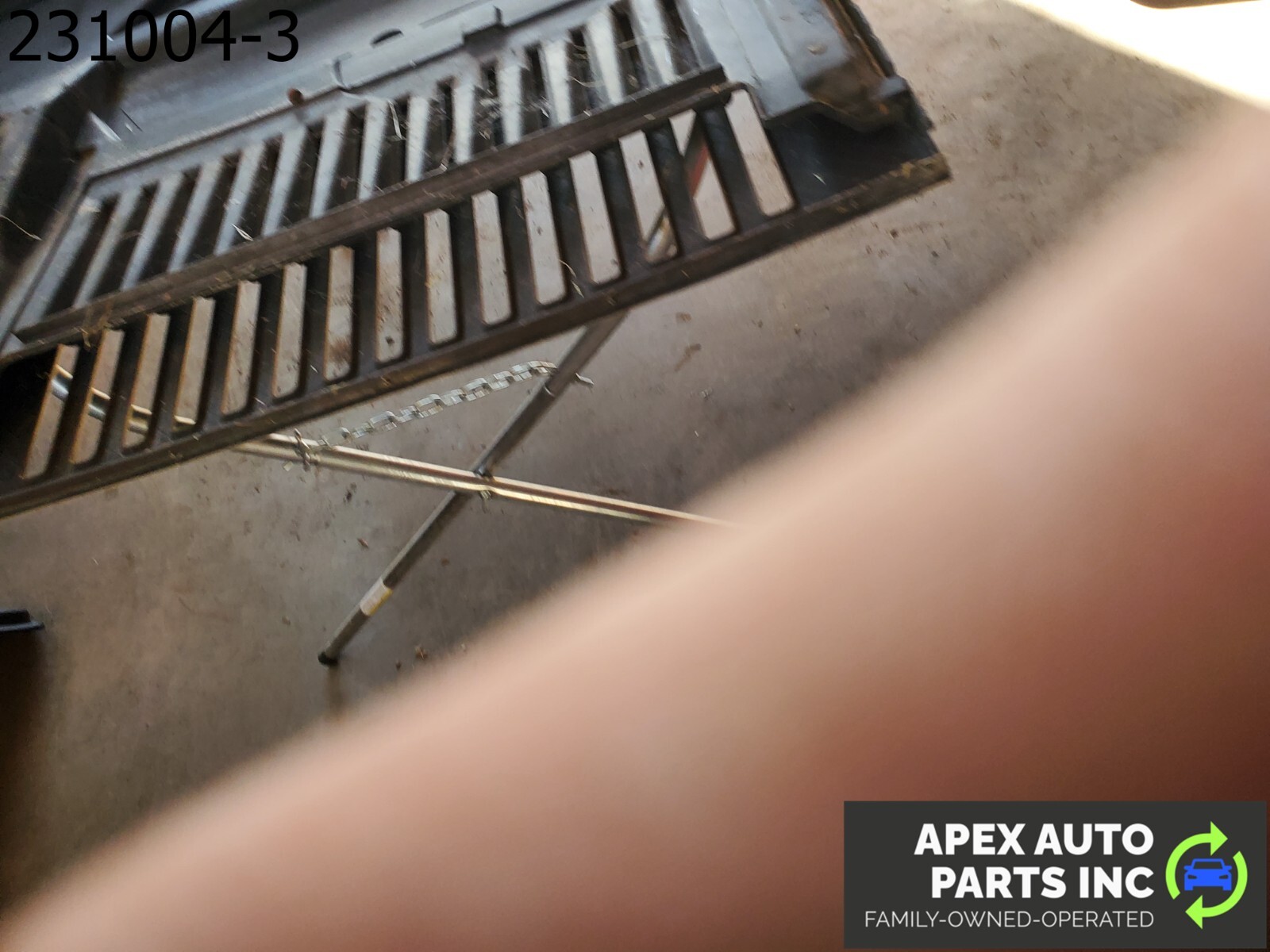 *LOCAL PICKUP* 1984 Pontiac Fiero ORIGINAL REAR DECK LID TRUNK HATCH ENGINE - Image 10