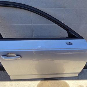 *NO SHIPPING* OEM 2017 Audi A4 2.0L RIGHT PASSENGER FRONT DOOR SHELL