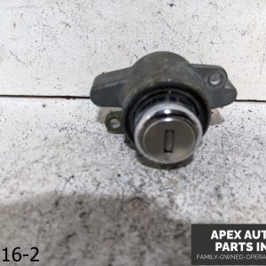 OEM 1981-1985 Mercedes 300SD 3.0L TAILGATE BUTTON