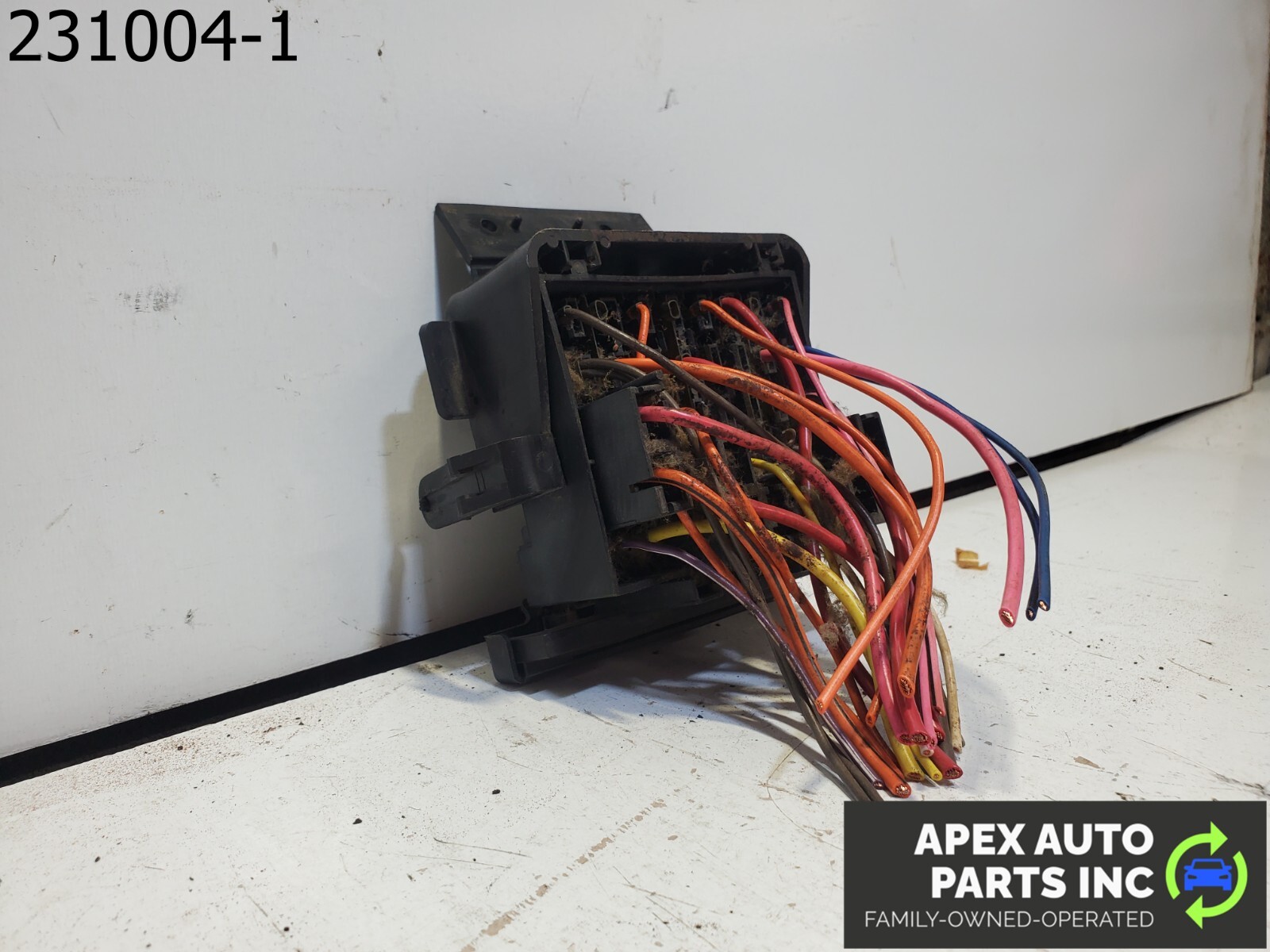 OEM 1984 Pontiac Fiero UNDER DASH CABIN FUSE BOX - Image 7