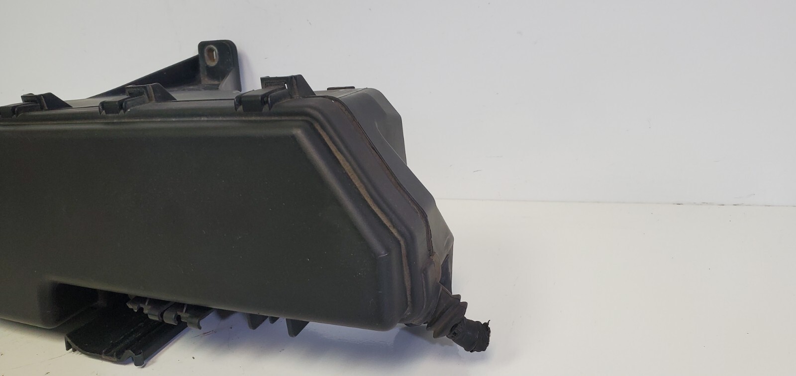 OEM 2000 2001 Volvo S80 Engine Compartment Fuse Box - Image 4