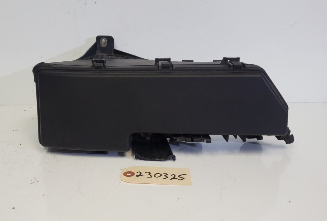 OEM 2000 2001 Volvo S80 Engine Compartment Fuse Box