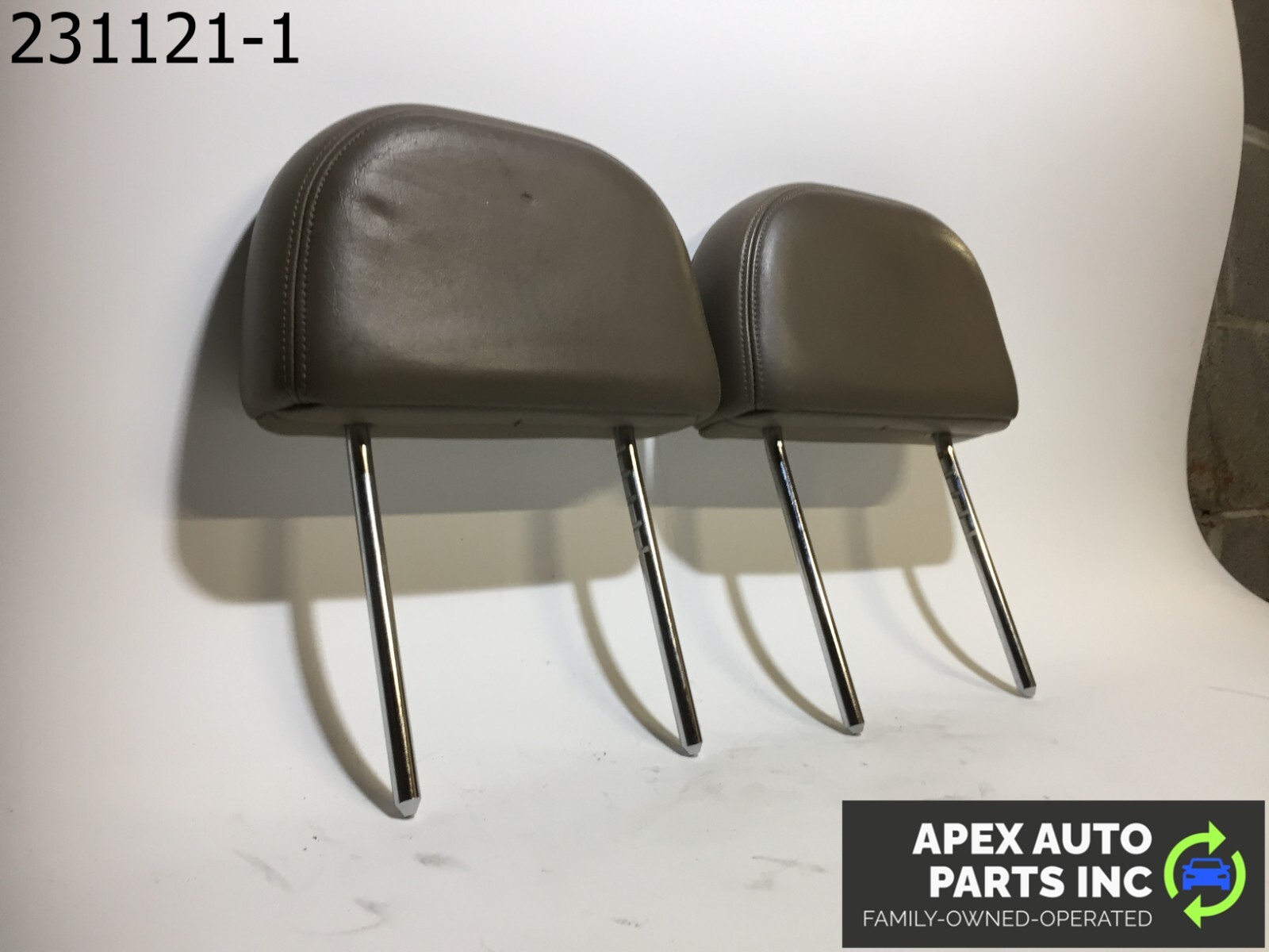 OEM 2002 Ford Explorer Front Left & Right Seat Headrest Head Rest Set - Image 3