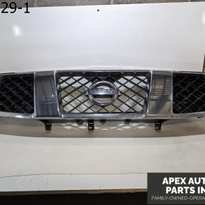 OEM 2004 Nissan Titan 5.6L Front Grille Assembly 62310-7S200