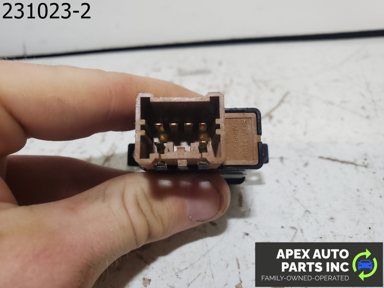 OEM 2005 Acura TL Center Console Seat Heated Control Switch M22831 - Image 9