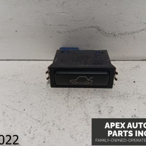 OEM 2005 Range Rover 4.4L Trunk Release Lid Button Opener Switch