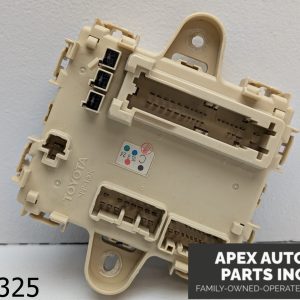 OEM 2006 Lexus RX 400h 3.3L FUSE RELAY BOXE