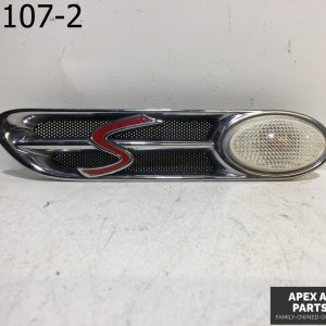 OEM 2006 Mini Cooper RH Passenger Side Fender Emblem Marker Light