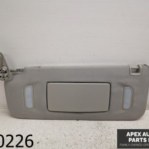 OEM 2009 Chevrolet Silverado 5.3L Sun Visor with Light Left Driver Side Gray