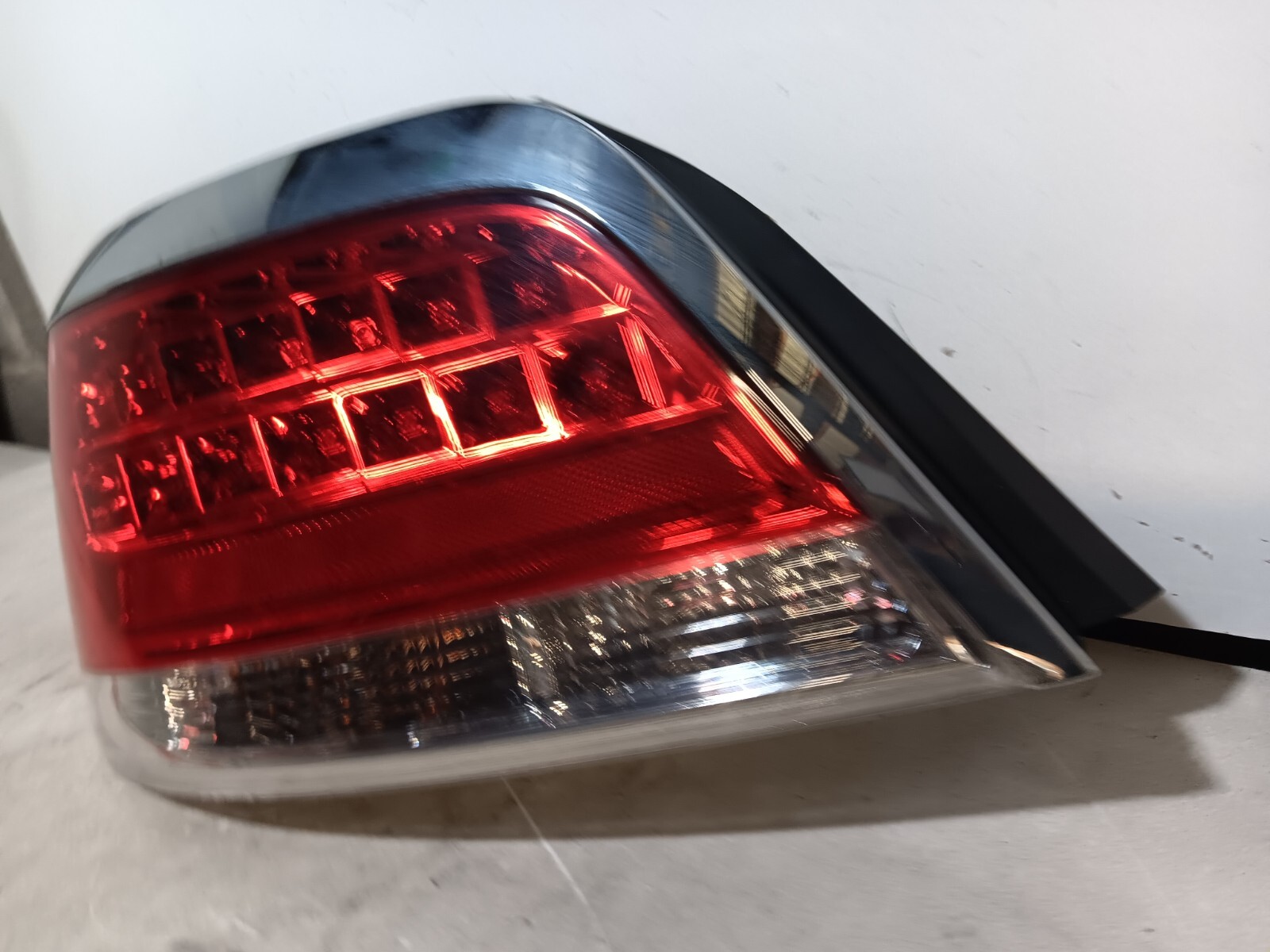 OEM 2010-2013 Buick LaCrosse 2.4L Left Driver SIDE TAIL LIGHT BRAKE LAMP - Image 3