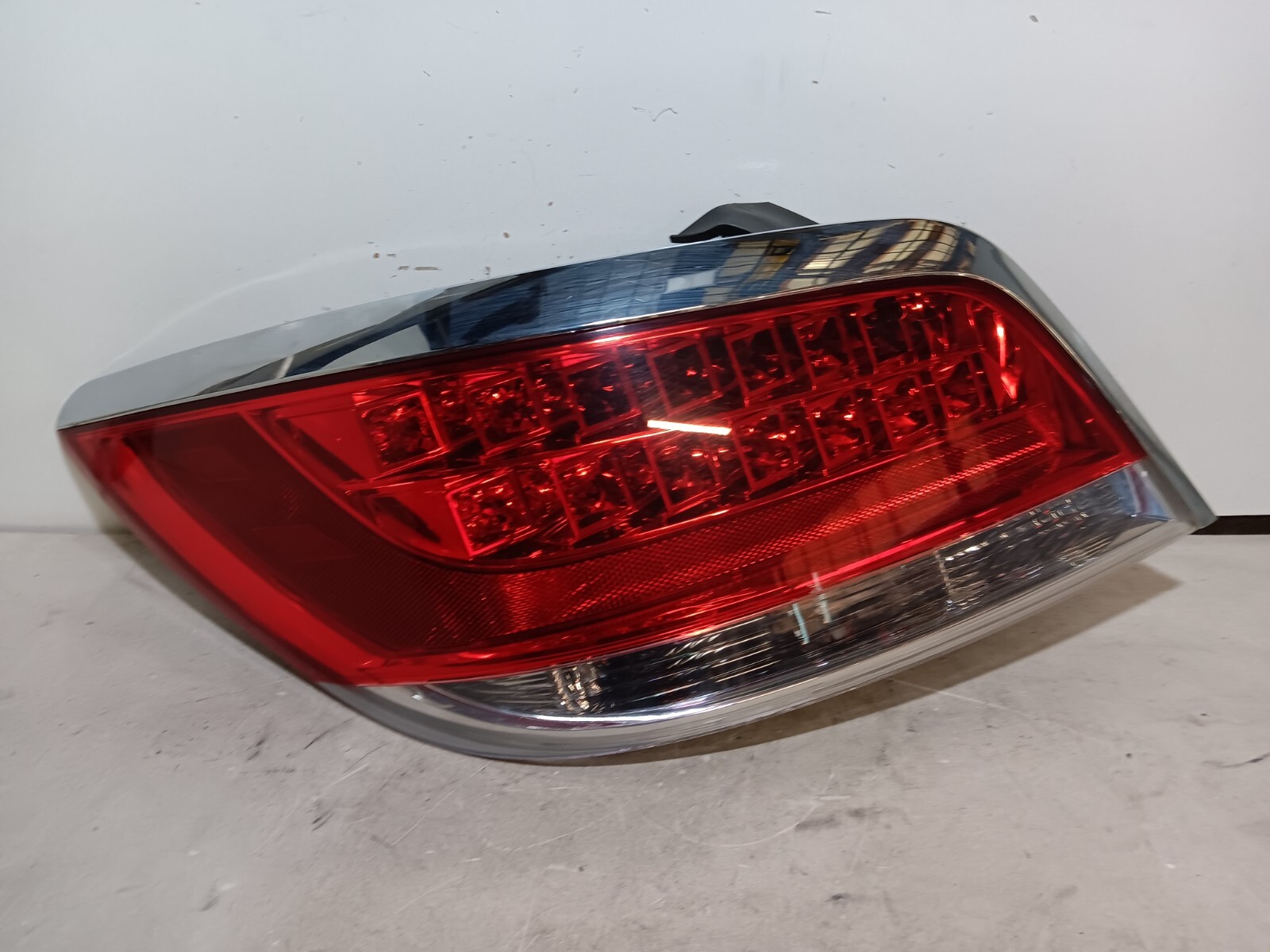 OEM 2010-2013 Buick LaCrosse 2.4L Left Driver SIDE TAIL LIGHT BRAKE LAMP