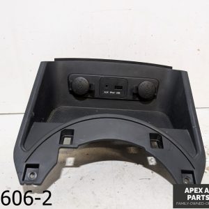 OEM 2011-2013 Kia Sportage 2.4L CENTER CONSOLE TRAY AUX PORT USB