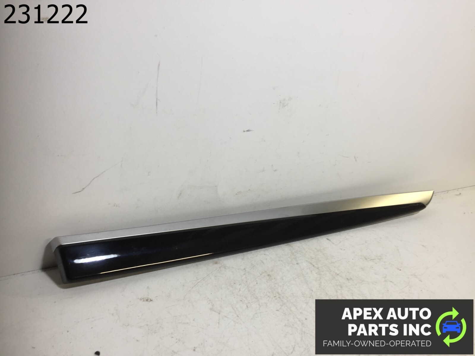 OEM 2011 BMW 550i Front Left Door Trim 7225551 - Image 3