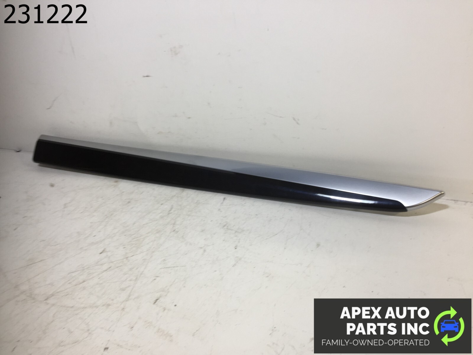 OEM 2011 BMW 550i Front Left Door Trim 7225551 - Image 4