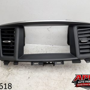 OEM 2013 Infiniti JX35 3.5L CENTER DASH RADIO TRIM BEZEL AIR VENT GRILLE