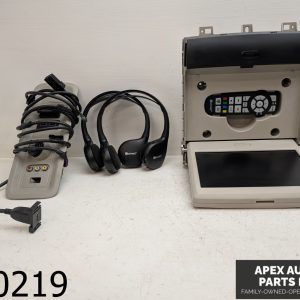 OEM 2014 Chrysler Town & Country 3.6L 3rd Row Roof Display Screen W Headset