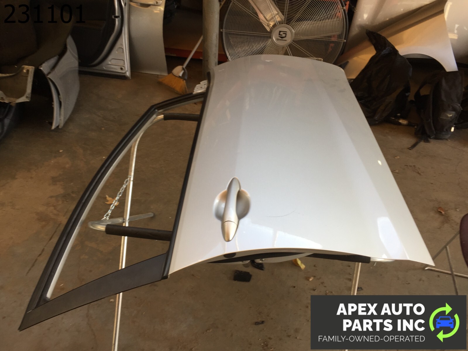 OEM 2014 Kia Forte SEDAN & HATCHBACK LEFT SIDE FRONT DOOR SHELL - Image 3