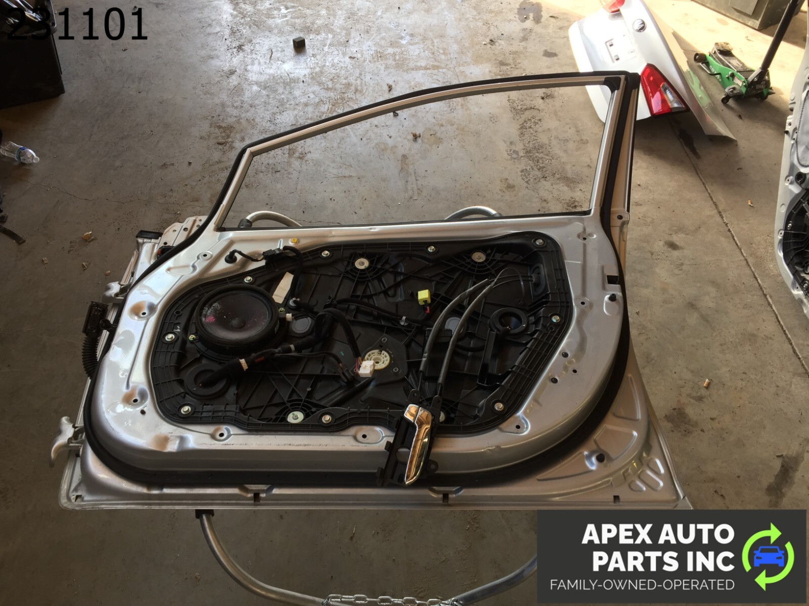 OEM 2014 Kia Forte SEDAN & HATCHBACK LEFT SIDE FRONT DOOR SHELL - Image 8