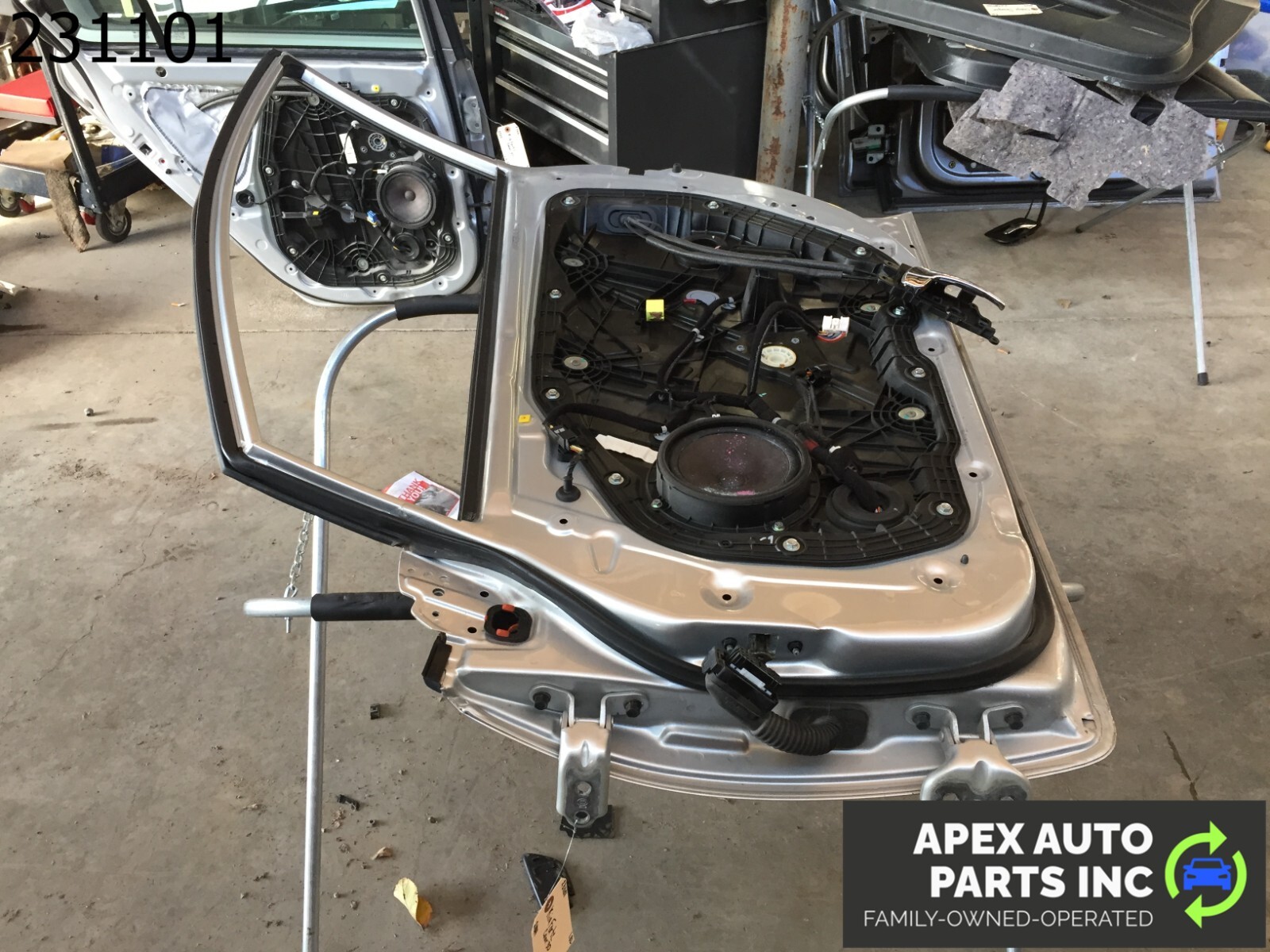 OEM 2014 Kia Forte SEDAN & HATCHBACK LEFT SIDE FRONT DOOR SHELL - Image 9