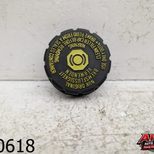 OEM 2014 Mercedes CLA250 2.0L Brake Reservoir Fluid Master Cylinder Cap Cover