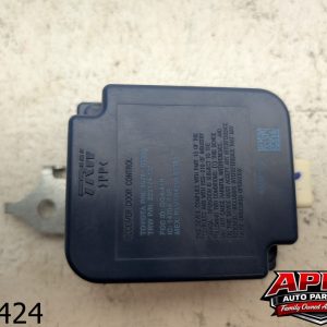 OEM 2014 Toyota Sienna 3.5L Keyless Door Control Module Receiver 89741-08050