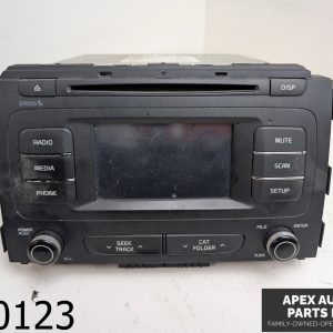 OEM 2016 Kia Sedona 3.3L AM/FM RADIO RECEIVER CD DISC PLAYER