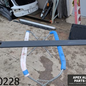 OEM 2017 Chevrolet Silverado 1500 5.3L Pickup Bed Side Rail Molding Right