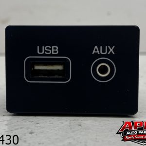 OEM 2018 Hyundai Sonata 2.4L USB + AUX JACK ADAPTER PORT - 96120-C2600