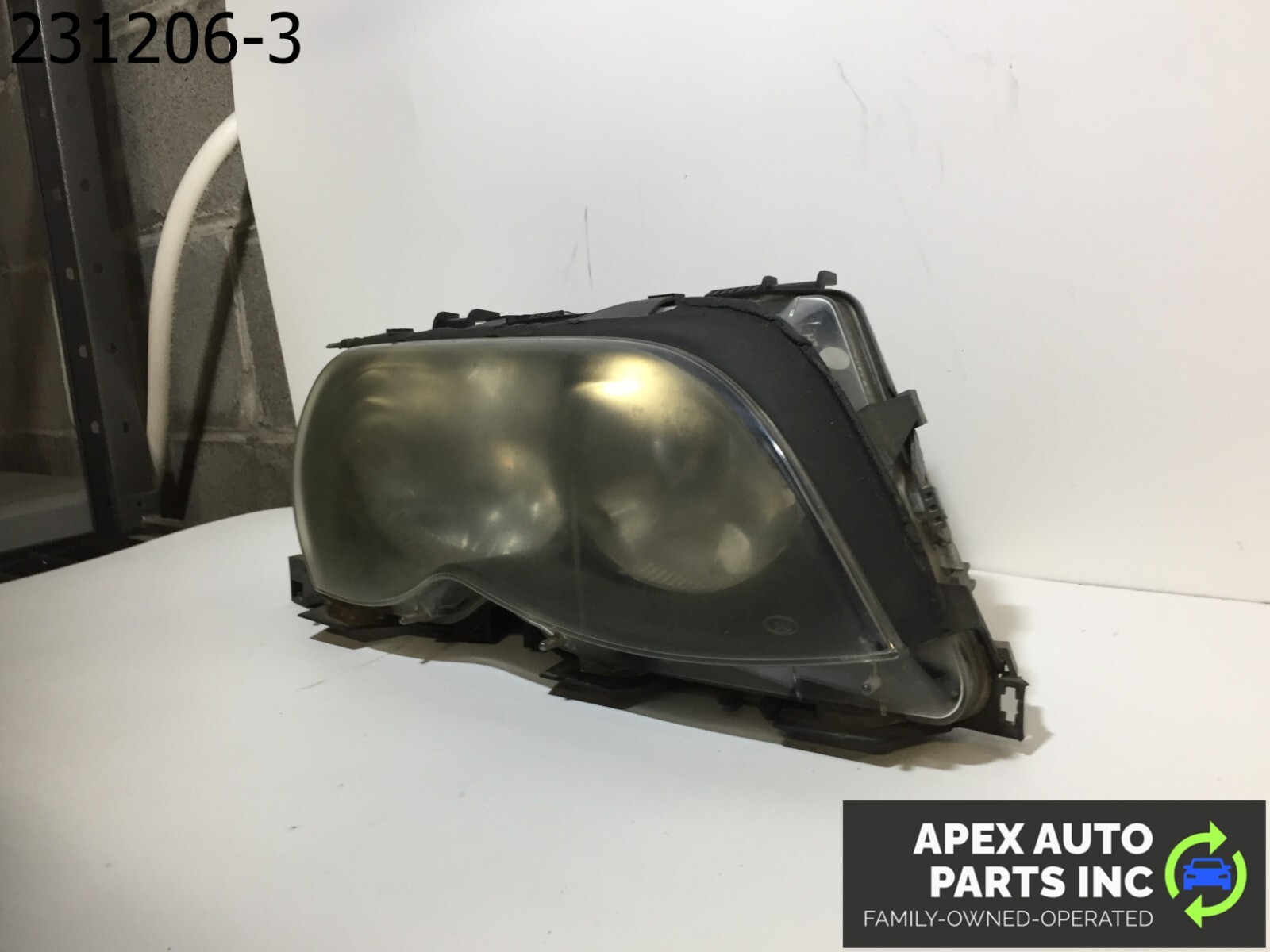 OEM BMW 325i 2004 RIGHT XENON OEM TITANIUM HEADLIGHT COMPLETE - Image 4