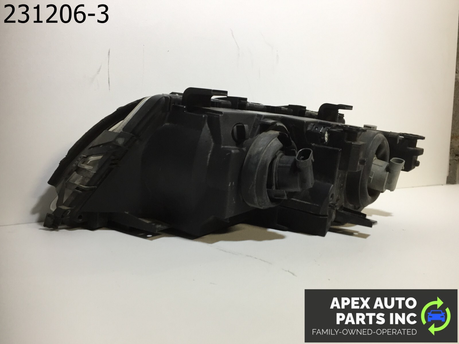 OEM BMW 325i 2004 RIGHT XENON OEM TITANIUM HEADLIGHT COMPLETE - Image 6