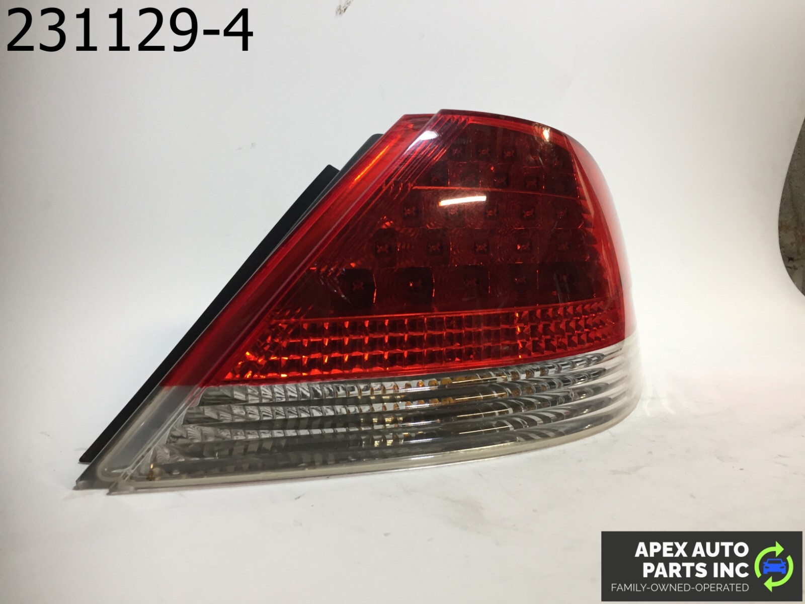 OEM BMW 745Li 2003 RIGHT DRIVER SIDE TAIL LIGHT - Image 3