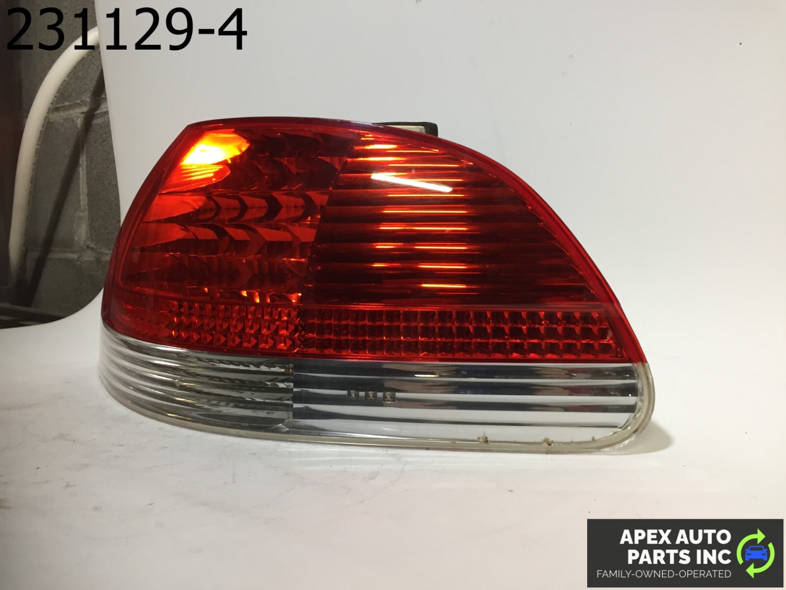 OEM BMW 745Li 2003 RIGHT DRIVER SIDE TAIL LIGHT - Image 4