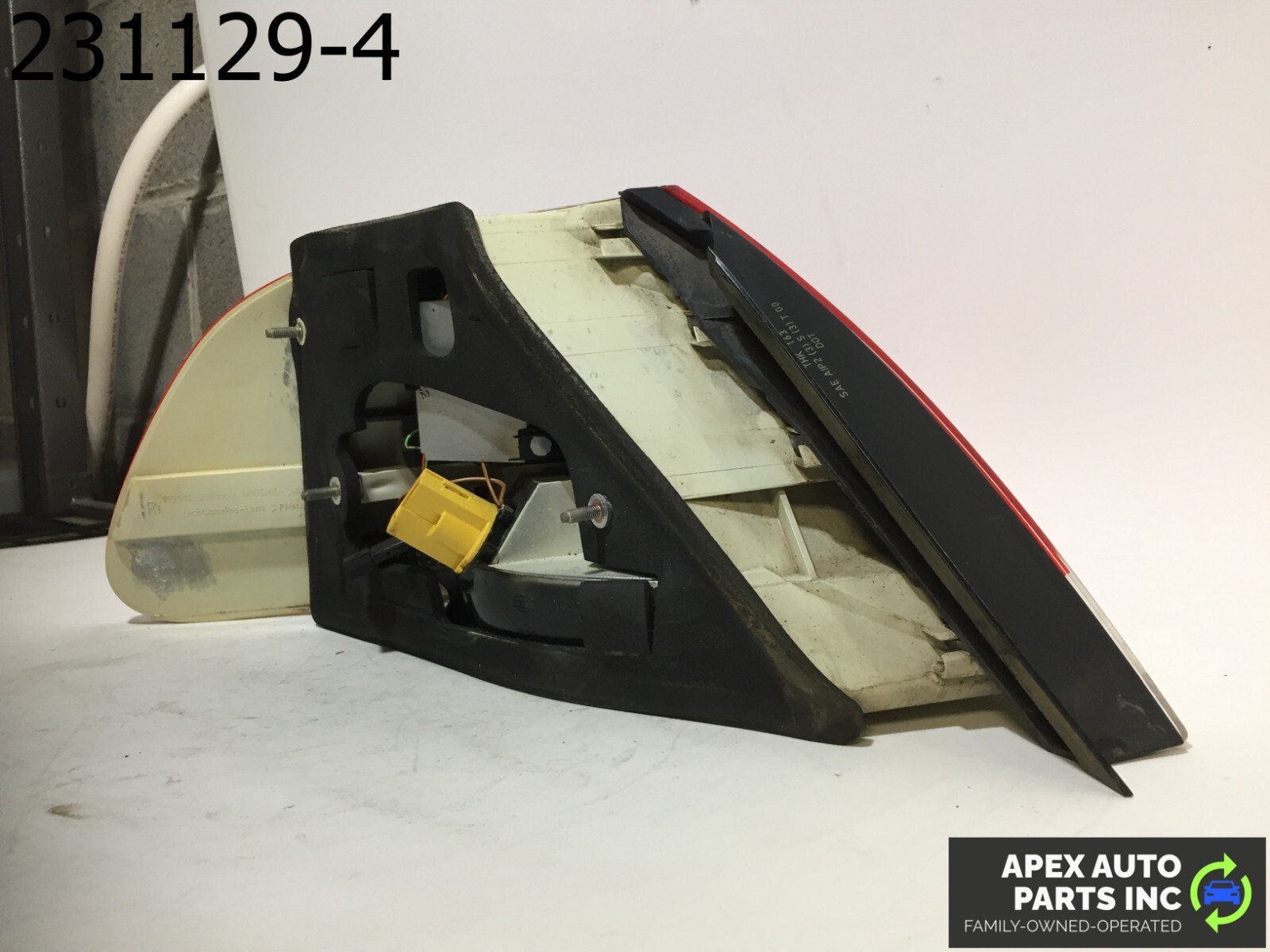 OEM BMW 745Li 2003 RIGHT DRIVER SIDE TAIL LIGHT - Image 7