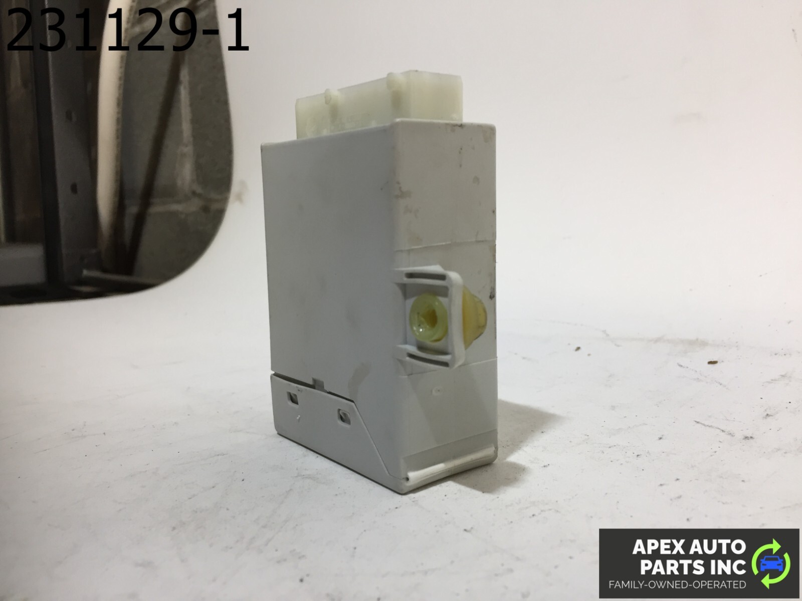 OEM BMW 745Li 2003 Trunk Deck Lid Lift Control Module Unit 61356921404 - Image 7