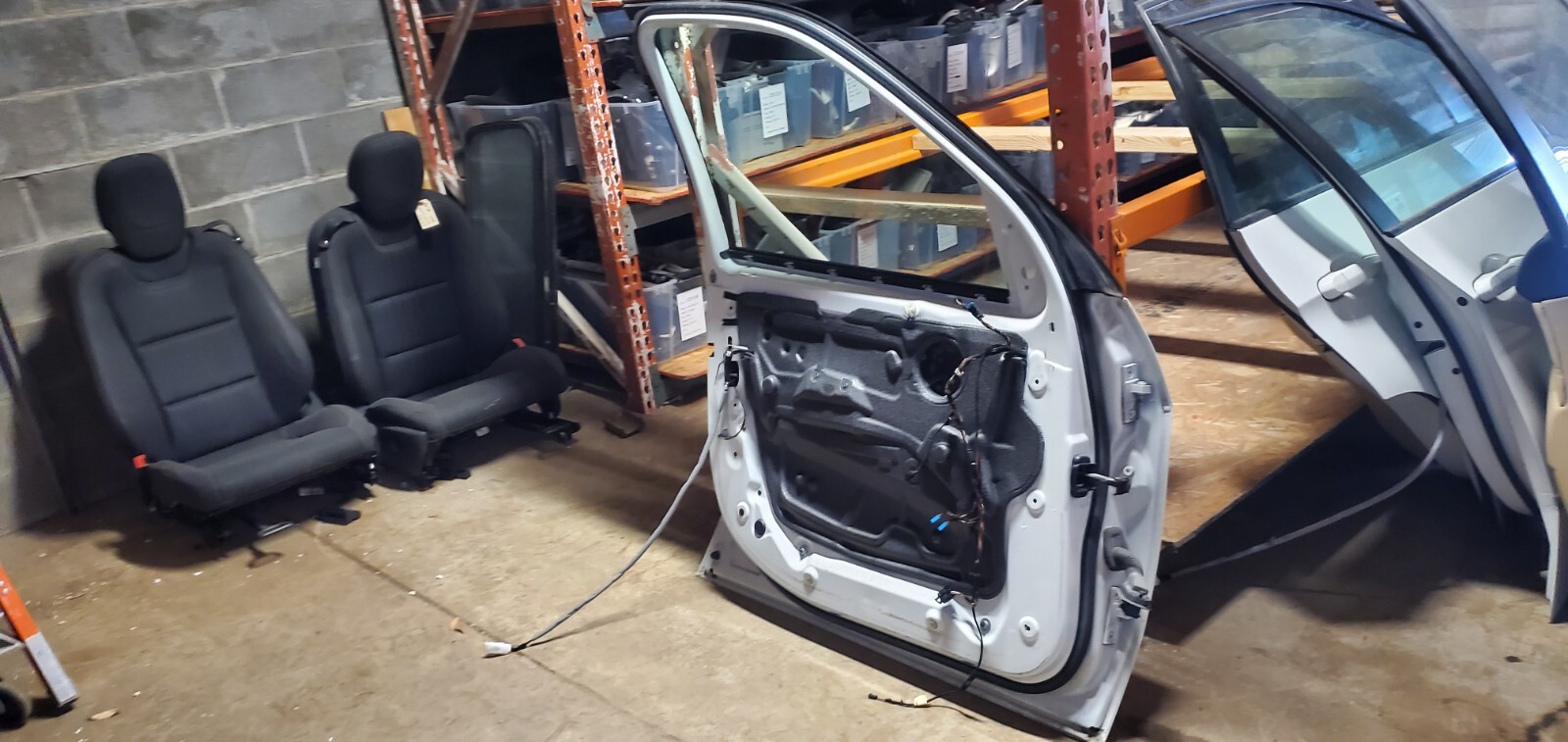 OEM BMW X5 E70 07-13 FRONT LEFT DRIVER SIDE DOOR SHELL WHITE - Image 6