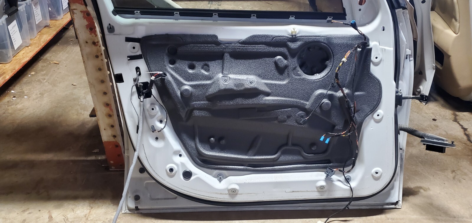 OEM BMW X5 E70 07-13 FRONT LEFT DRIVER SIDE DOOR SHELL WHITE - Image 8