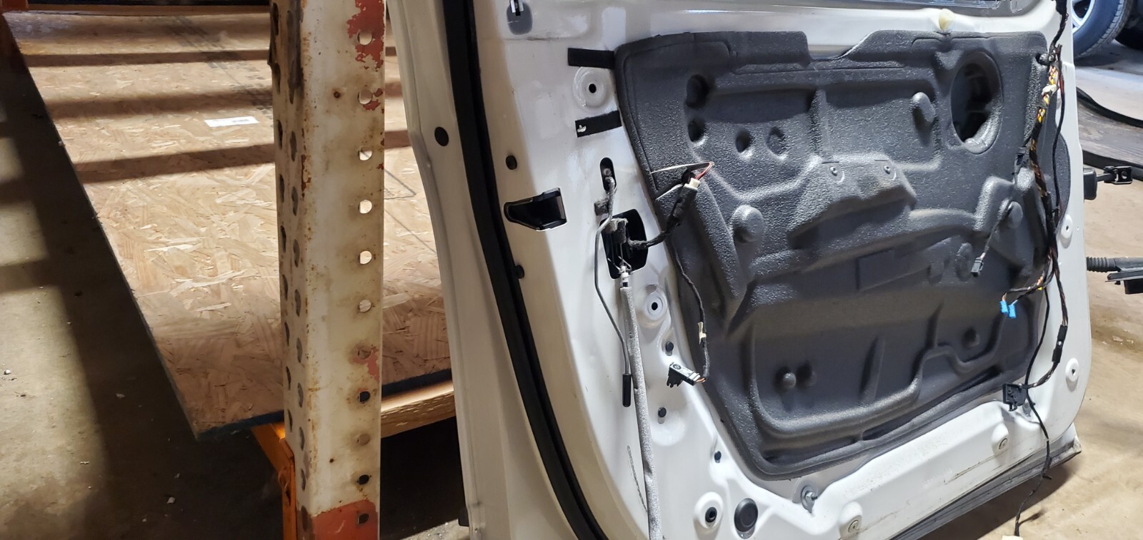 OEM BMW X5 E70 07-13 FRONT LEFT DRIVER SIDE DOOR SHELL WHITE - Image 9