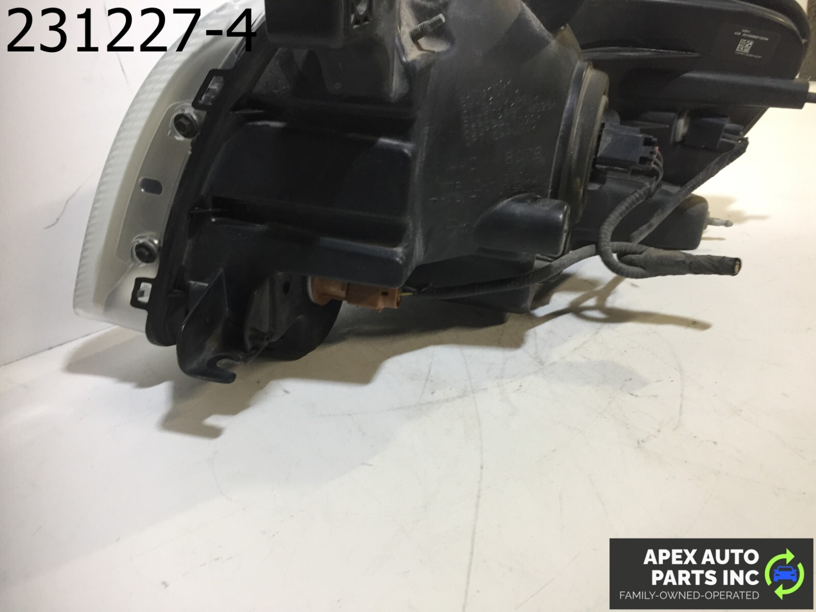 OEM Ford Explorer 2009 Head Light Headlight J04B05001 - Image 7