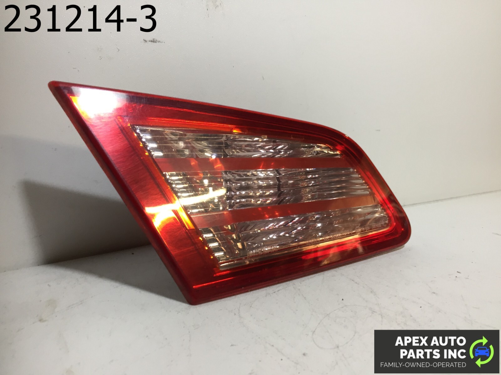 OEM Infiniti G35 2004 REAR LEFT DRIVER LID TAILLIGHT TAIL LAMP - Image 3