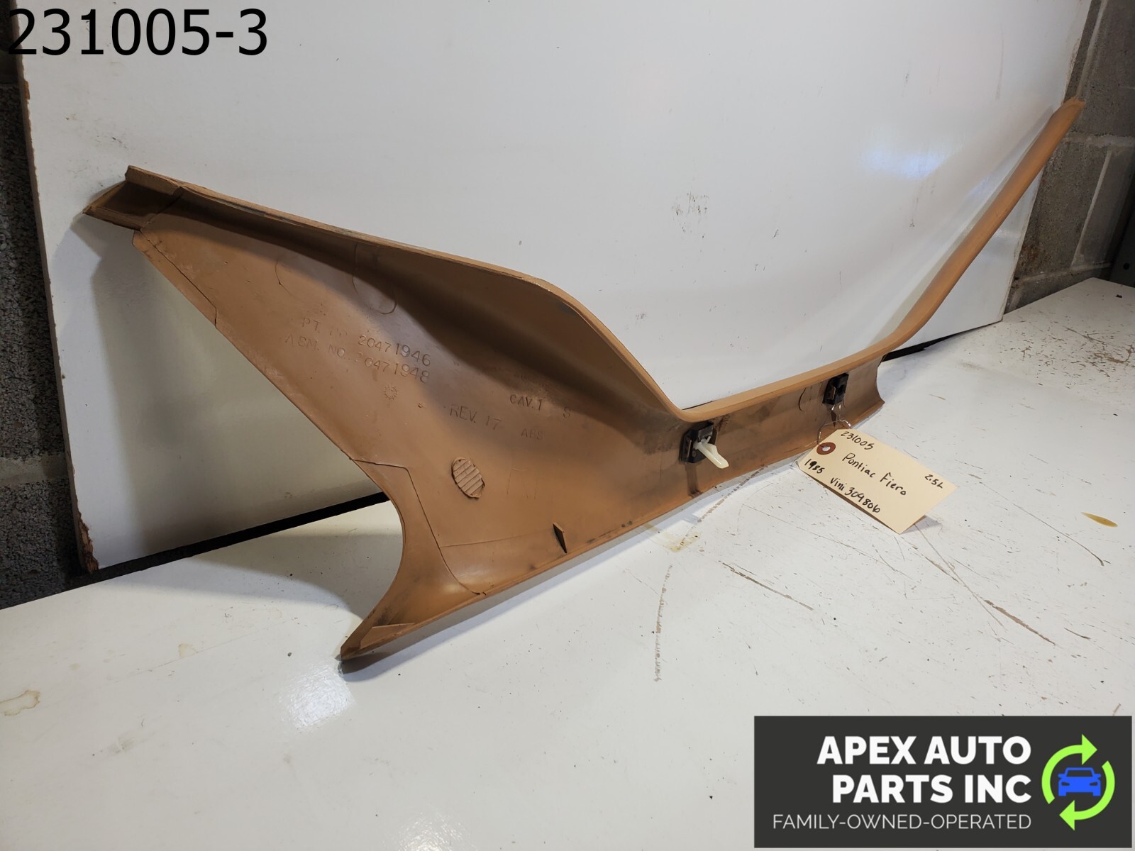 OEM Pontiac Fiero 1985 upper driver door trim - Image 5