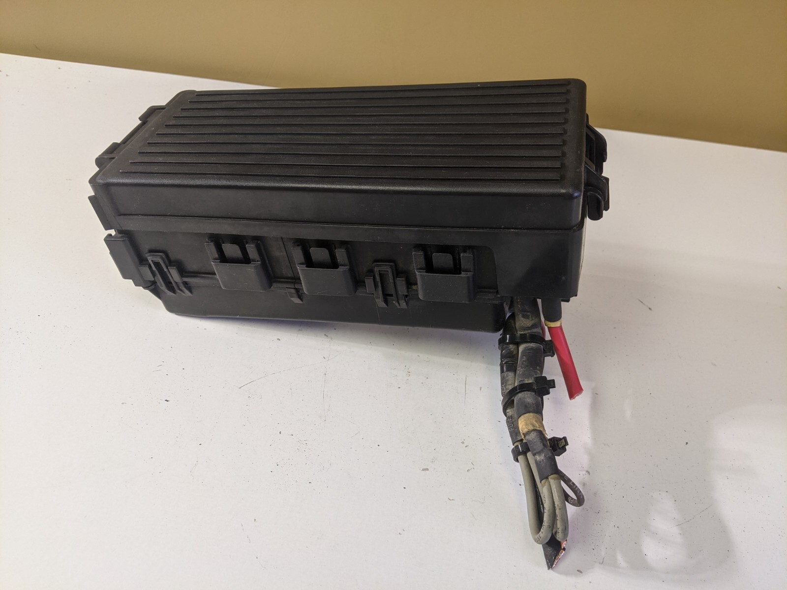 02 03 04 05 06 07 08 09 OEM Ford Explorer Mountaineer 4.0L ENGINE FUSE RELAY BOX - Image 4