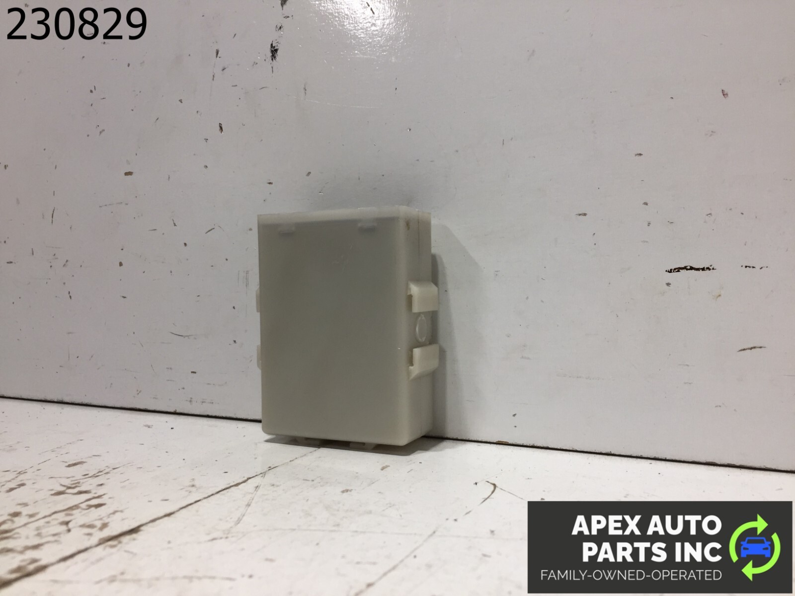 02 INFINITI Q45 - SHIFT LOCK CONTROL MODULE 28540AR205 - Image 4