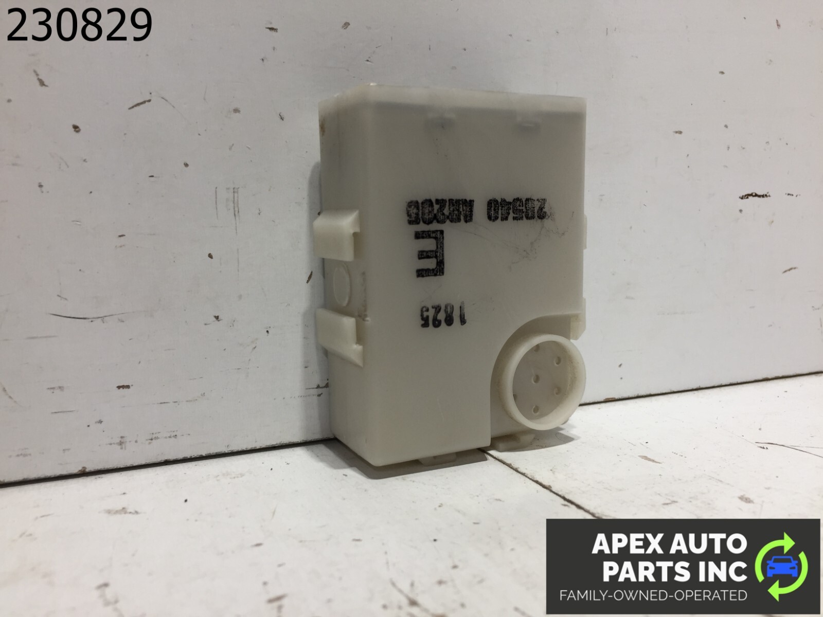 02 INFINITI Q45 - SHIFT LOCK CONTROL MODULE 28540AR205 - Image 6