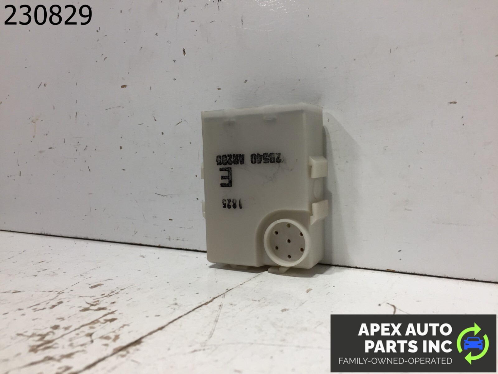 02 INFINITI Q45 - SHIFT LOCK CONTROL MODULE 28540AR205 - Image 7