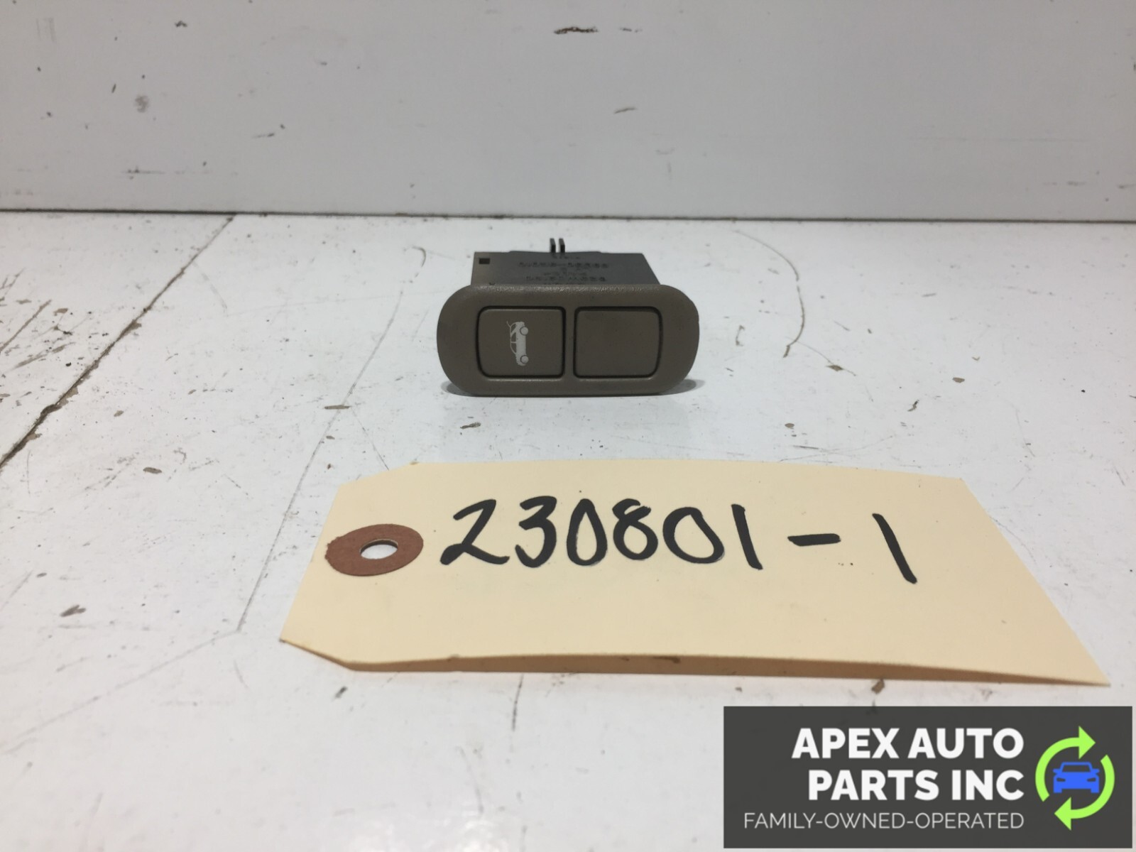 03-06 Kia Sorento Power Trunk Liftgate Tailgate Switch Button OEM 93550-3E010