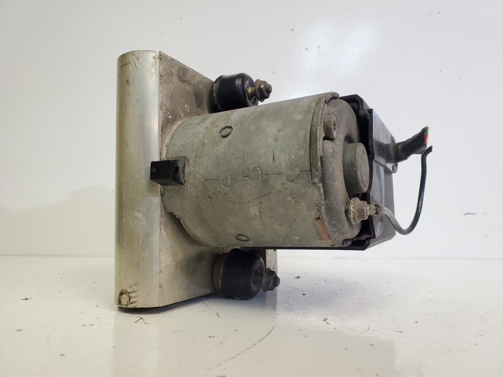 1992 - 94 VOLVO 940 ABS ANTI-LOCK BRAKE HYDRAULIC PUMP BLOCK ASSEMBLY 0265205010 - Image 5