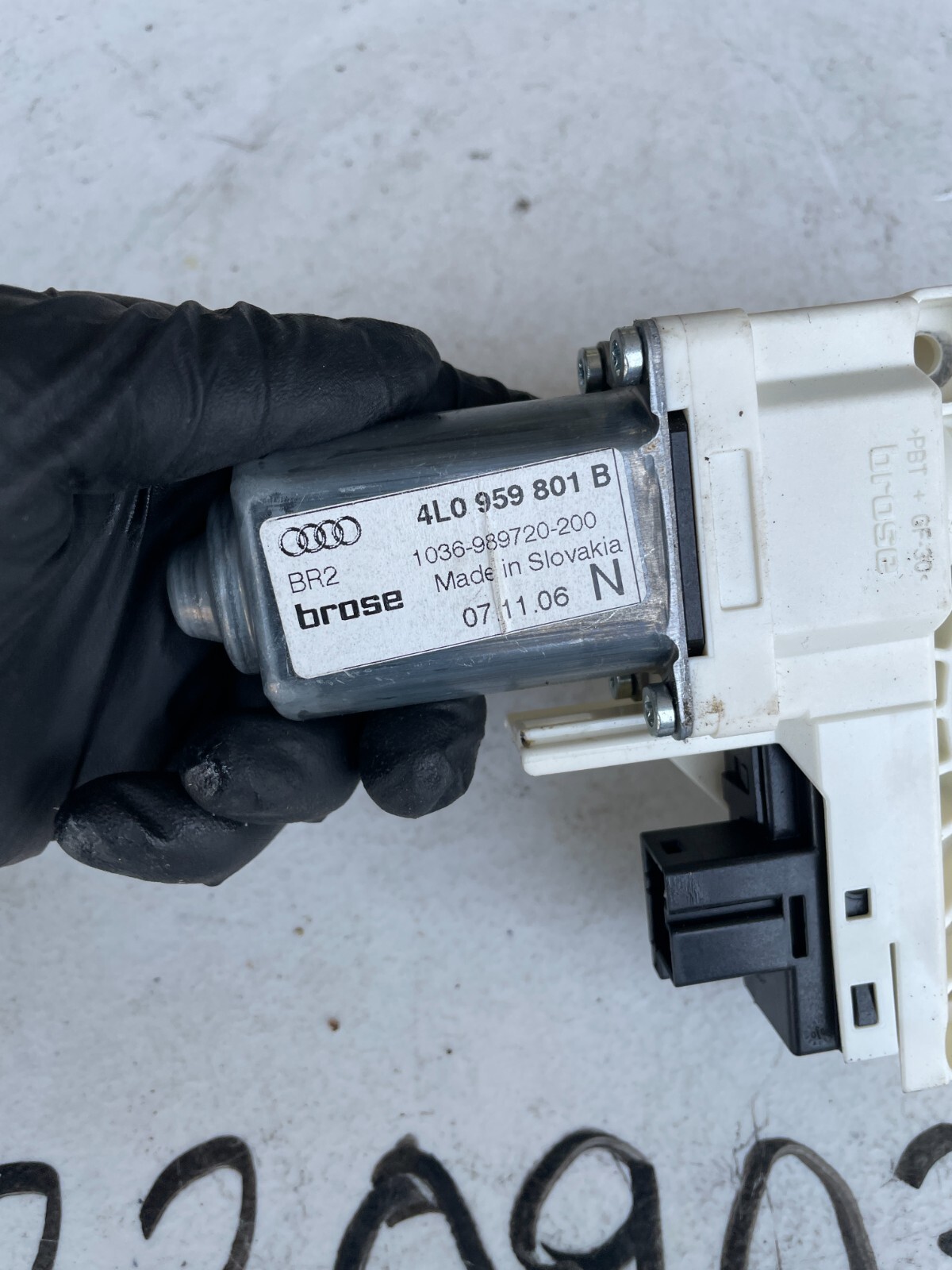 2007-2009 AUDI Q7 RIGHT or Left FRONT DOOR WINDOW MOTOR OEM 4L0959802B - Image 11