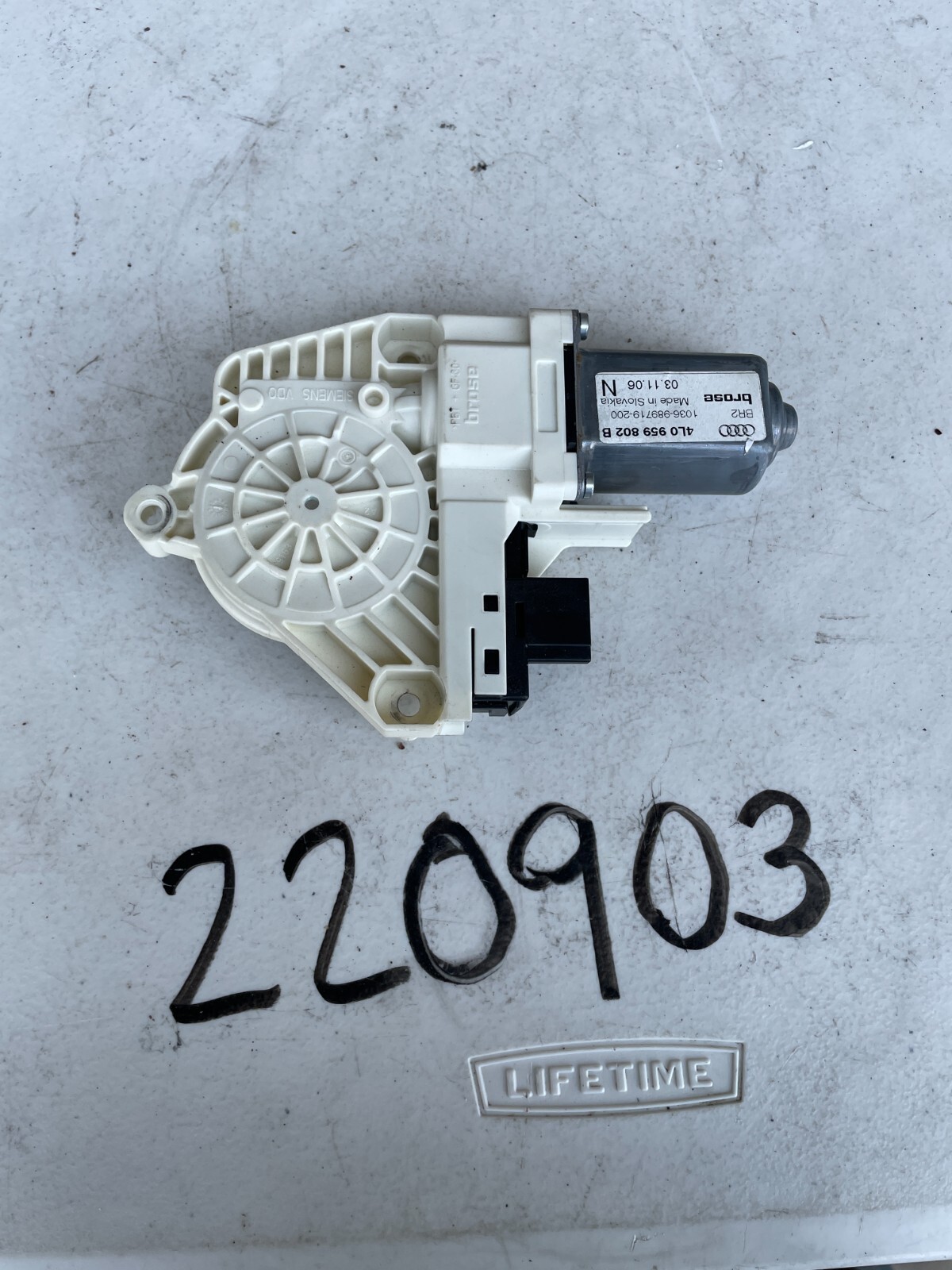 2007-2009 AUDI Q7 RIGHT or Left FRONT DOOR WINDOW MOTOR OEM 4L0959802B - Image 3