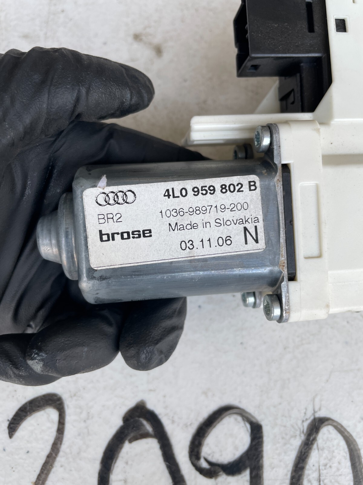 2007-2009 AUDI Q7 RIGHT or Left FRONT DOOR WINDOW MOTOR OEM 4L0959802B - Image 6